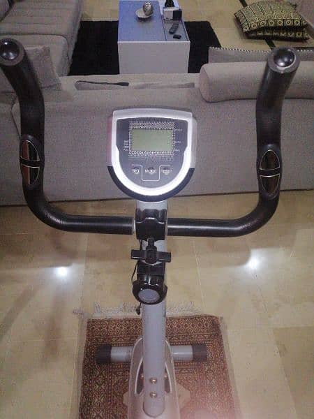 Ranker exercise bike almosnt new 5