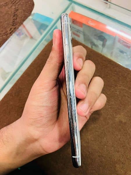 iphone 11 pro max 64gb jv 10/10 nonpta 5