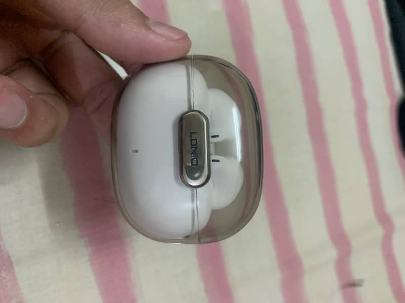 Ldnio Airpods  for sell 1