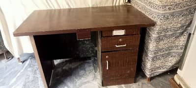 I am selling office table in best condition. 0