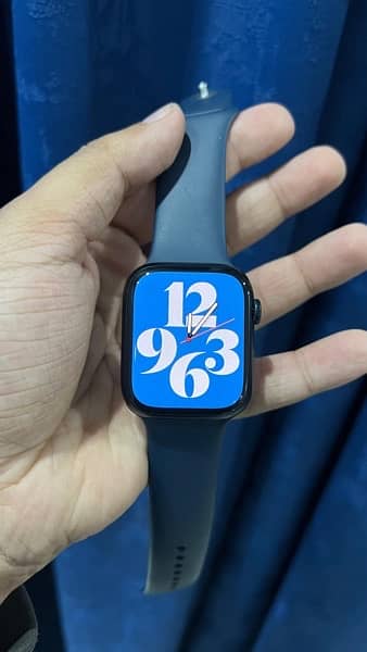 Apple Watch Series 7 - 45mm 0