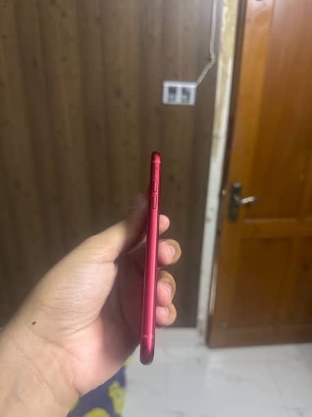 Apple Iphone 11 64GB Red Colour 3