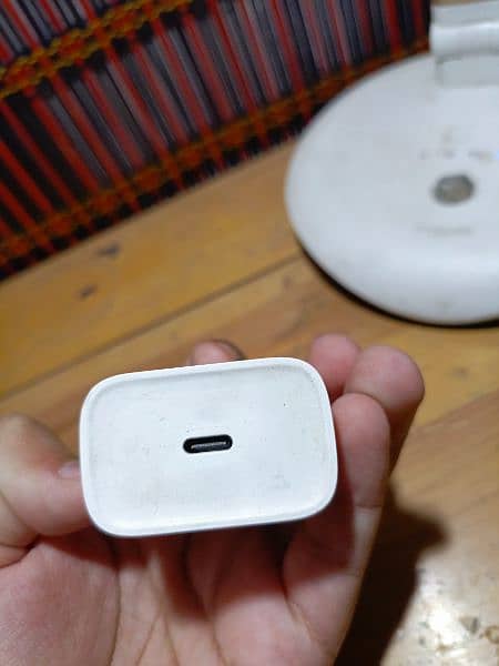 Iphone 20w charger 1