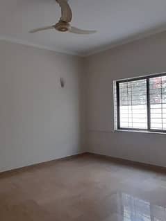 1 Kanal Full House Available For Rent In DHA Phase 4 Lahore 0