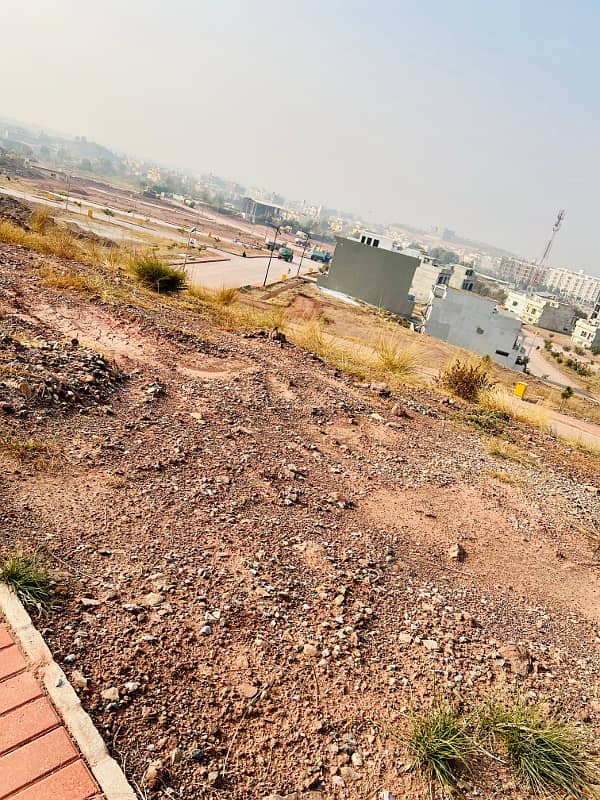 Sector: N , 8 Marla plot for sale open from no transfer pec Bahria enclave Islamabad 4