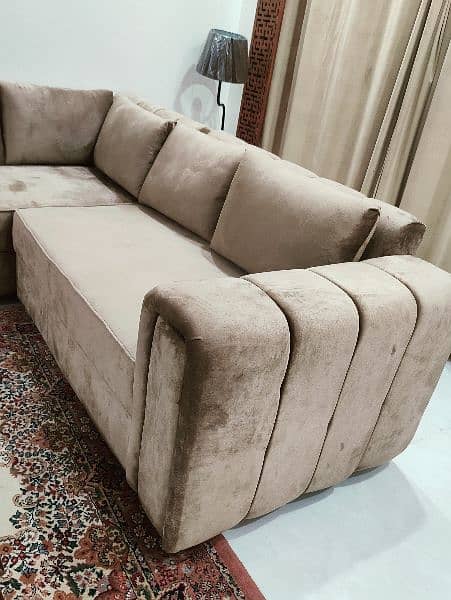 6 seater neat and clean sofa 4