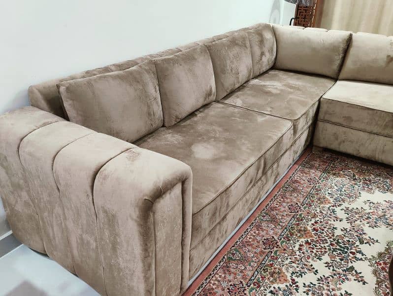 6 seater neat and clean sofa 6