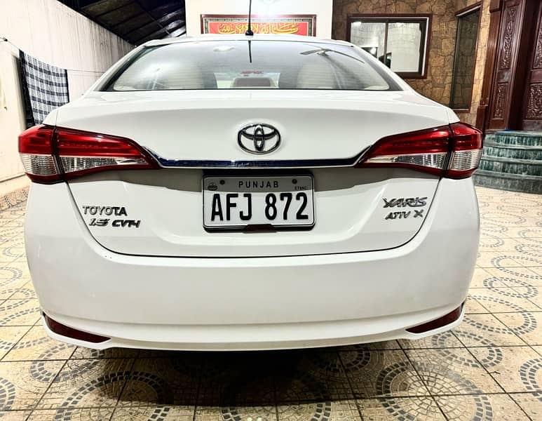 Toyota yaris 1.5 full option 1