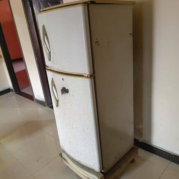 fridge in ok condition 3