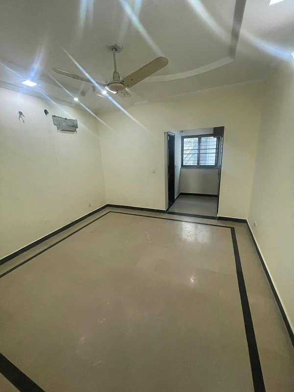 10 Marla Uper Portion For Rent At Very Ideal Location In Bahria Town Lahore 4