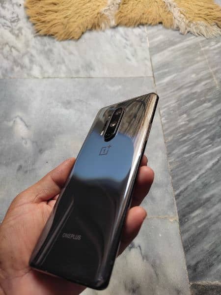 i am selling my OnePlus 8 pro 8/128 1