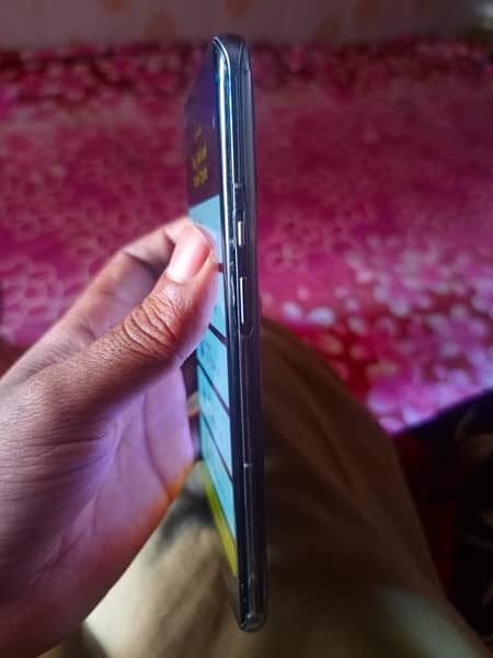 oneplus 9pro 8/256 double sim permanent pta just small dot edge side p 0