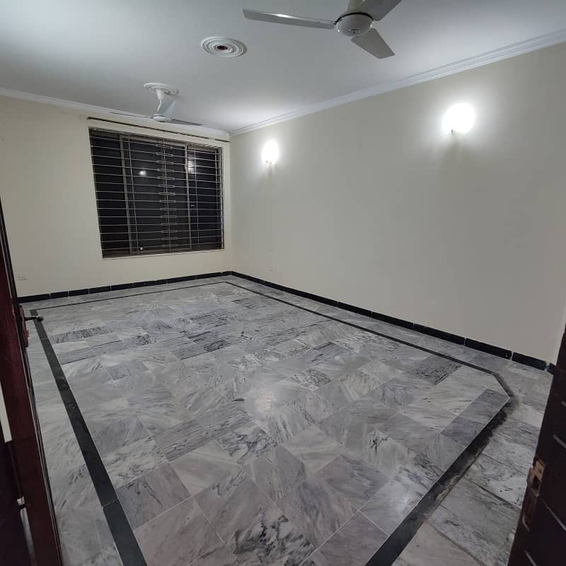 Upper Portion Available For Rent 3