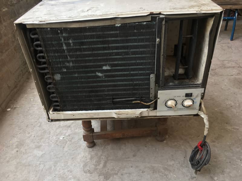 window inverter ac 1 tan  R 410 gas Whatsup ; 0320^80^43^945 2