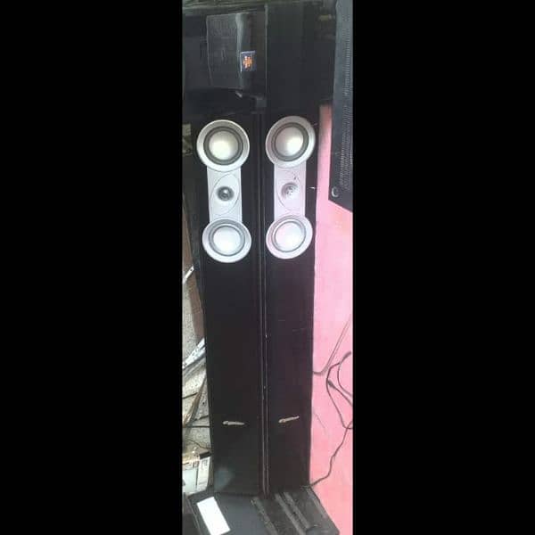 orignal and unique sound system on 50% discount. good offer will accep 3