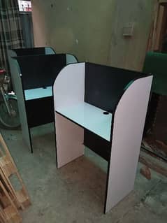 computer table/ workstation