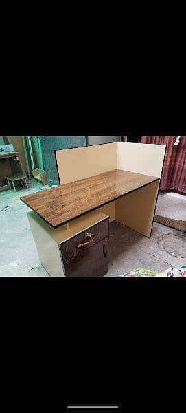 computer table/ workstation 14