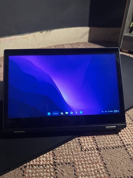 Laptop Lenovo L380 Yoga 2 in 1 Laptop - 10/10 condition 10