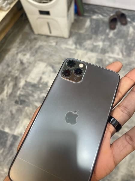 iPhone 11 pro maxx non pta 4