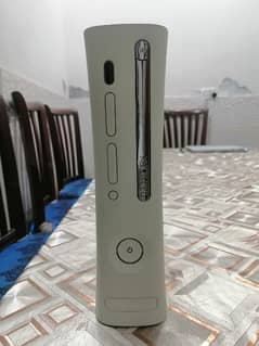 xbox 360 with original box and all accessories