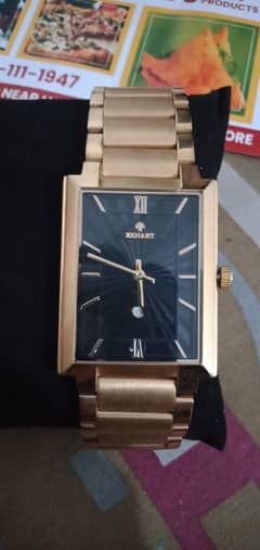Beautiful watch golden look (Orignal Zenart)