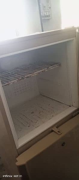 fridge in good condition 2