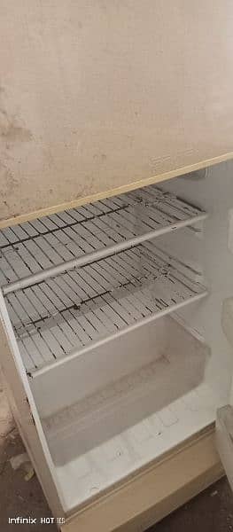 fridge in good condition 4