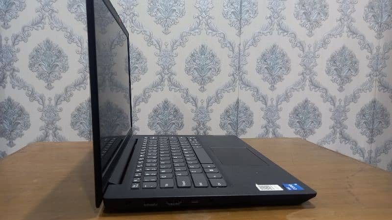 Lenovo V14 G3 0