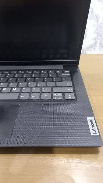 Lenovo V14 G3 2