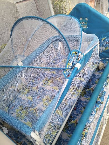 2 in 1 Baby Cot Bed 2