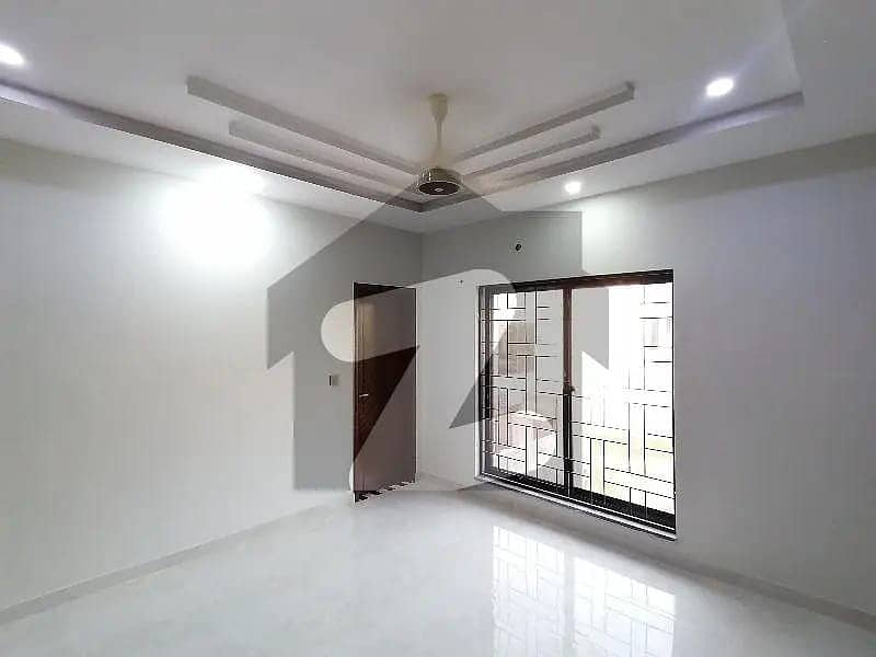 1 Kanal Modern House likenew for Rent in Fazaia Housing Society Phase 2 Lahore. 2