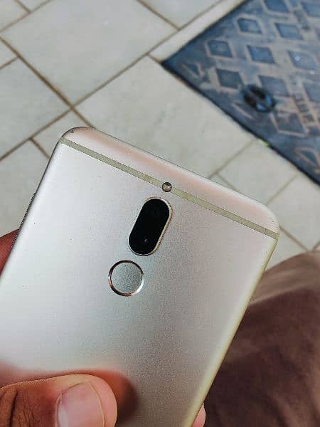 Huawei mate 10 lite 4