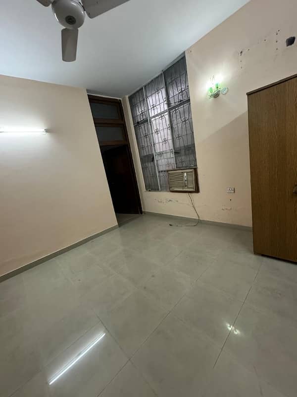 Cantt 1.5 Kanal Upper Portion 3 Bedrooms For Rent Best For Silent Office VIP Location 3