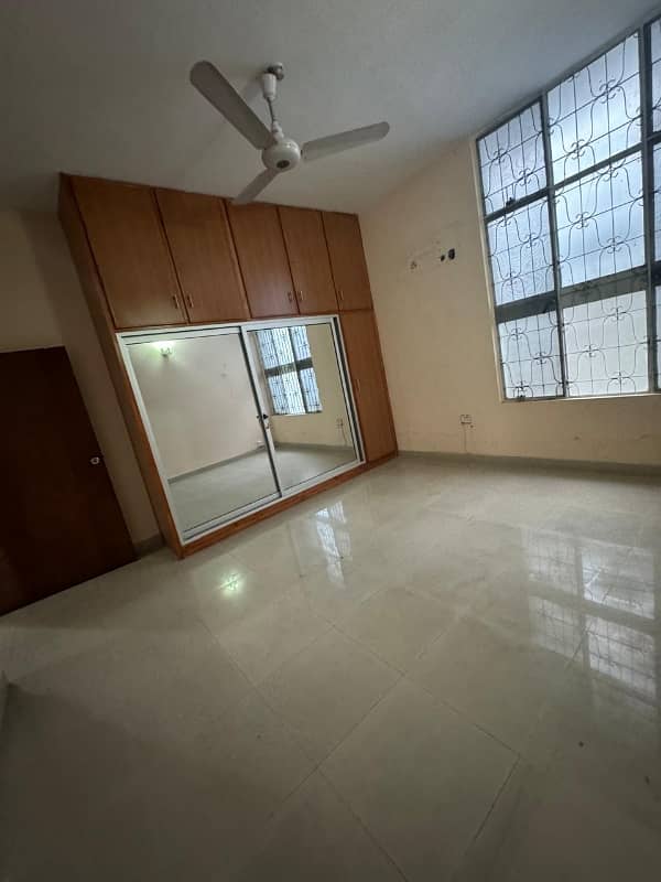 Cantt 1.5 Kanal Upper Portion 3 Bedrooms For Rent Best For Silent Office VIP Location 6