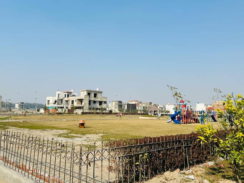 5 Marla Half Possession Paid 300 Series Plot Nearby 5th Roundabout Available For Sale in Diamond Block Park View City Lahore 2