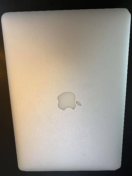 MacBook 2017 good condition 8