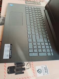 Lenova laptop ful box availble.