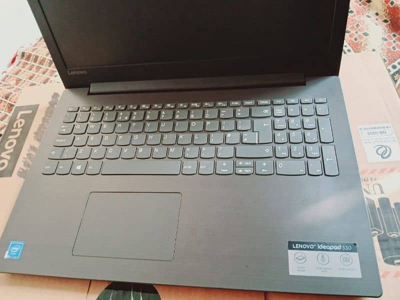 Lenova laptop ful box availble. 1