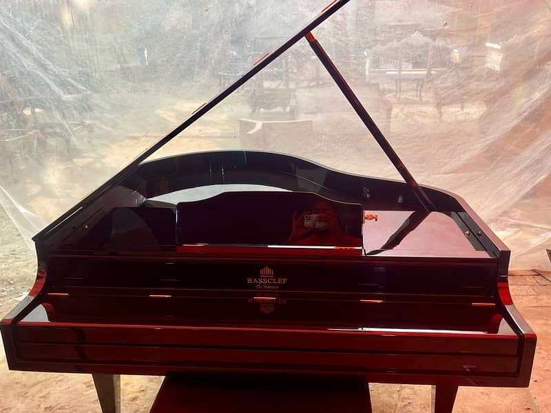 Bassclef Grand Piano / grand piano / piano / pool table / keyboards 5