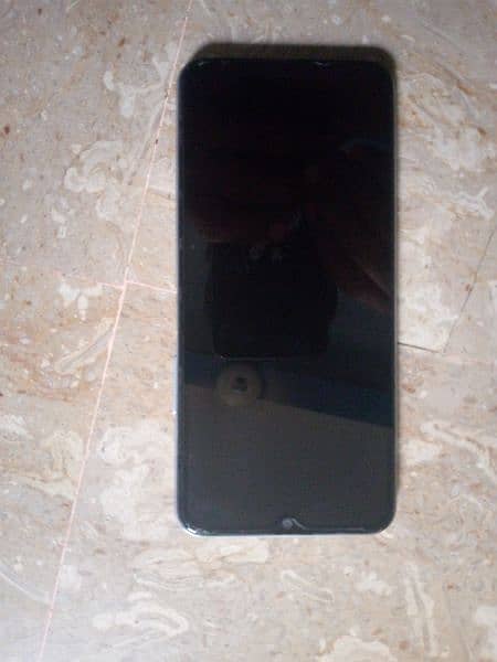 hi I'm selling my Vivi mobile y20 4 64 without box 2