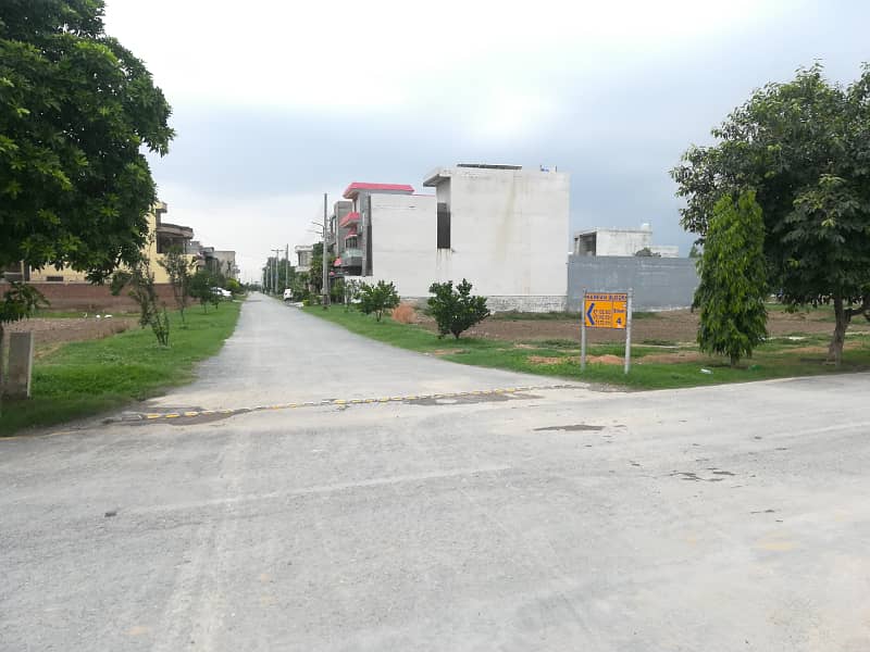 5 Marla Next To Corner Plot for sale in Sher Zaman Block, SA Gardens Ph. 2 Lahore 8