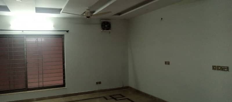 Non Farnished portion for rent B sector 8