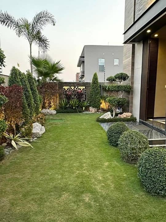 1 Kanal Luxury Modren House Available For Sale In DHA Phase 7 lahore 2