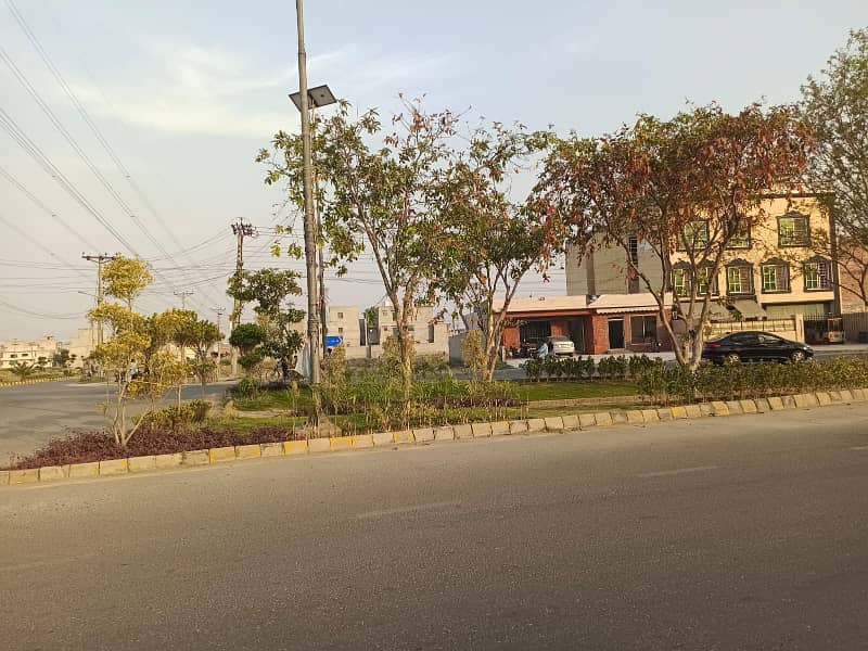 10 Marla super hot location plot for sale in lda avenue 1 12