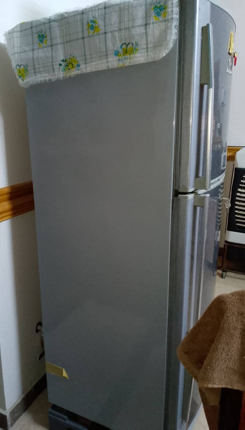 Dawlance Large Size Refrigerator in Excellent condition 2