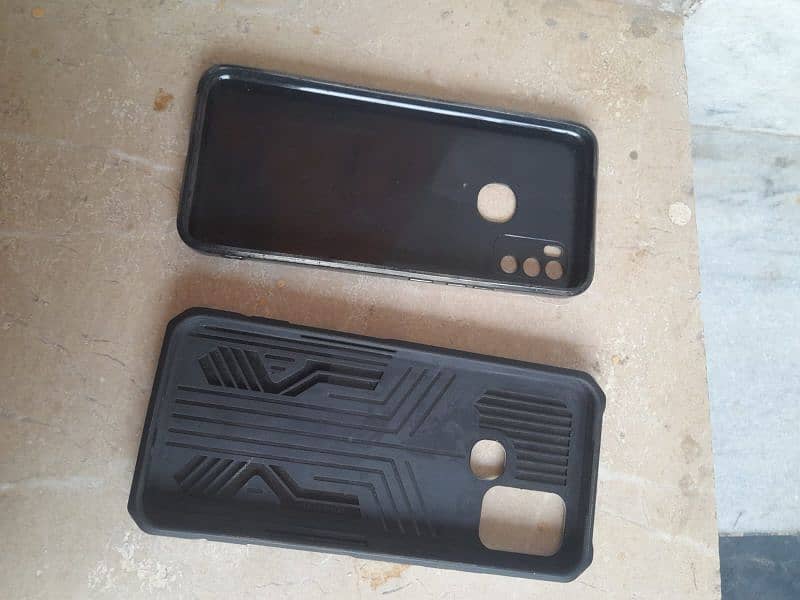 infinix hot 9 play with box and 3 back covers 2