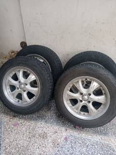 Tyres with alloy rims
Size 195-65-r15