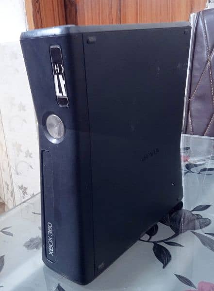 Xbox 360 For Sale in Good Condition 3