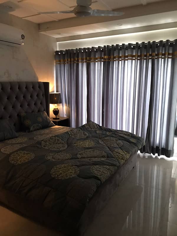 A Beautiful 1 Bed Room Luxury Apartments For Rent On Daily & Monthly Bases Bahria Town Lahore(1&2 Bed Room) 4