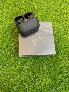 AIRPORD SECOND GEN BLACK MATE AVAILABLE
